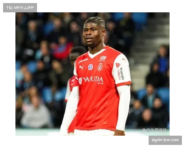 狼队1-4曼联 阿格巴杜手臂阻挡射门未判点球引争议 狼队1-4曼联 阿格巴杜手臂阻挡射门未判点球引争议